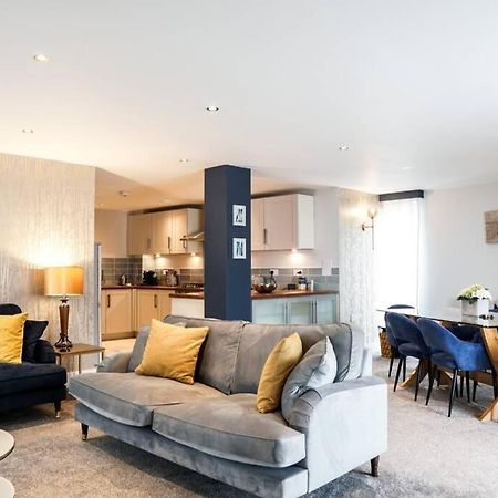Beautiful 3 Bedroom Apartment By The Sea Ньюки Экстерьер фото
