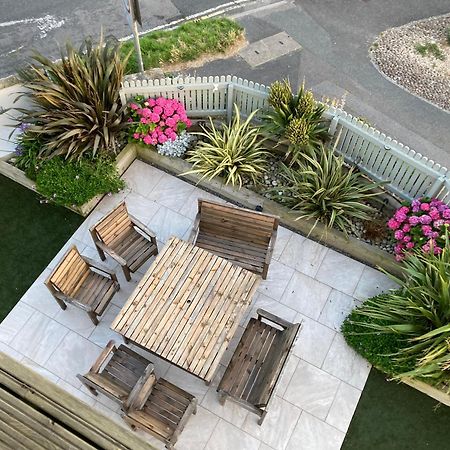 Beautiful 3 Bedroom Apartment By The Sea Ньюки Экстерьер фото